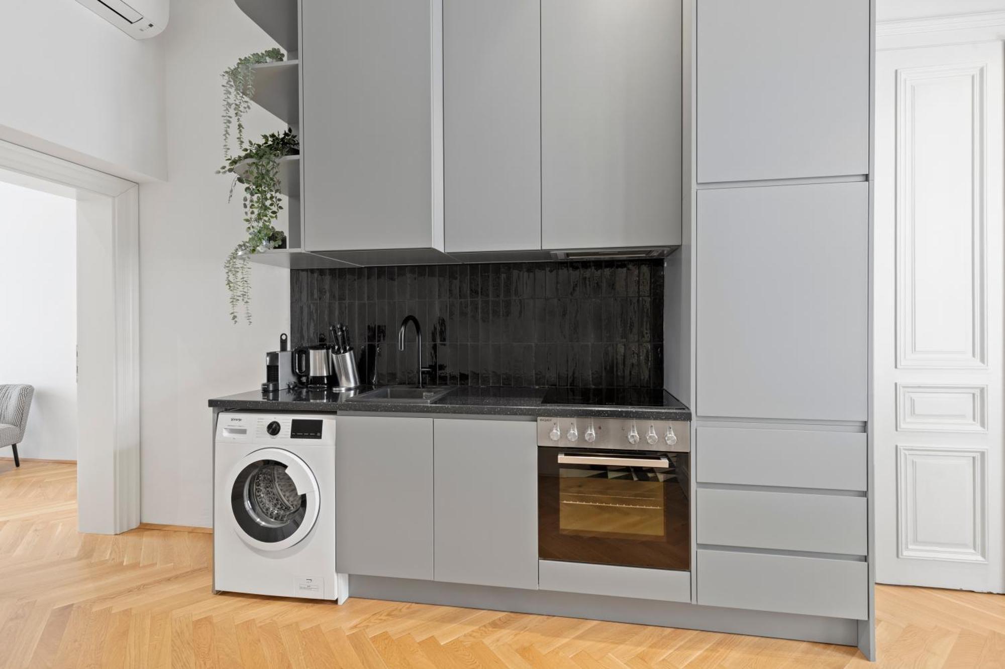 Sgrafit Apartments - Self Check-In Retz Luaran gambar