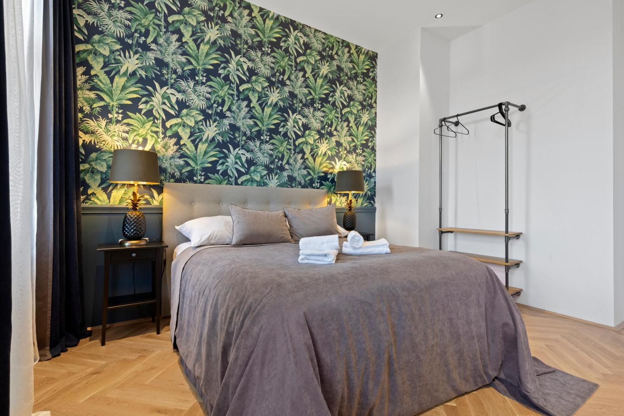 Sgrafit Apartments - Self Check-In Retz Luaran gambar