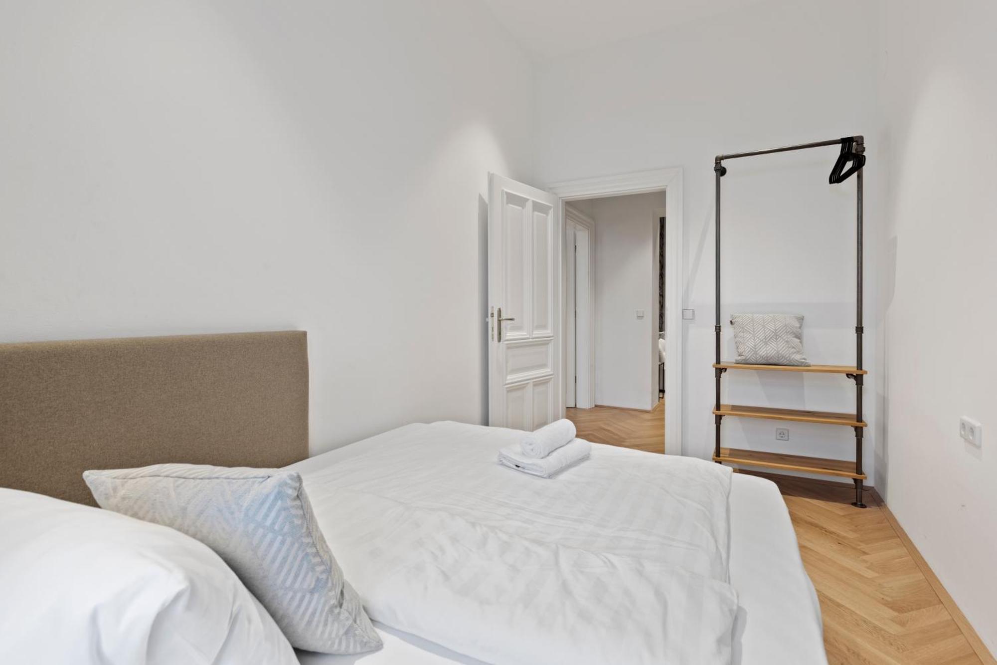 Sgrafit Apartments - Self Check-In Retz Luaran gambar