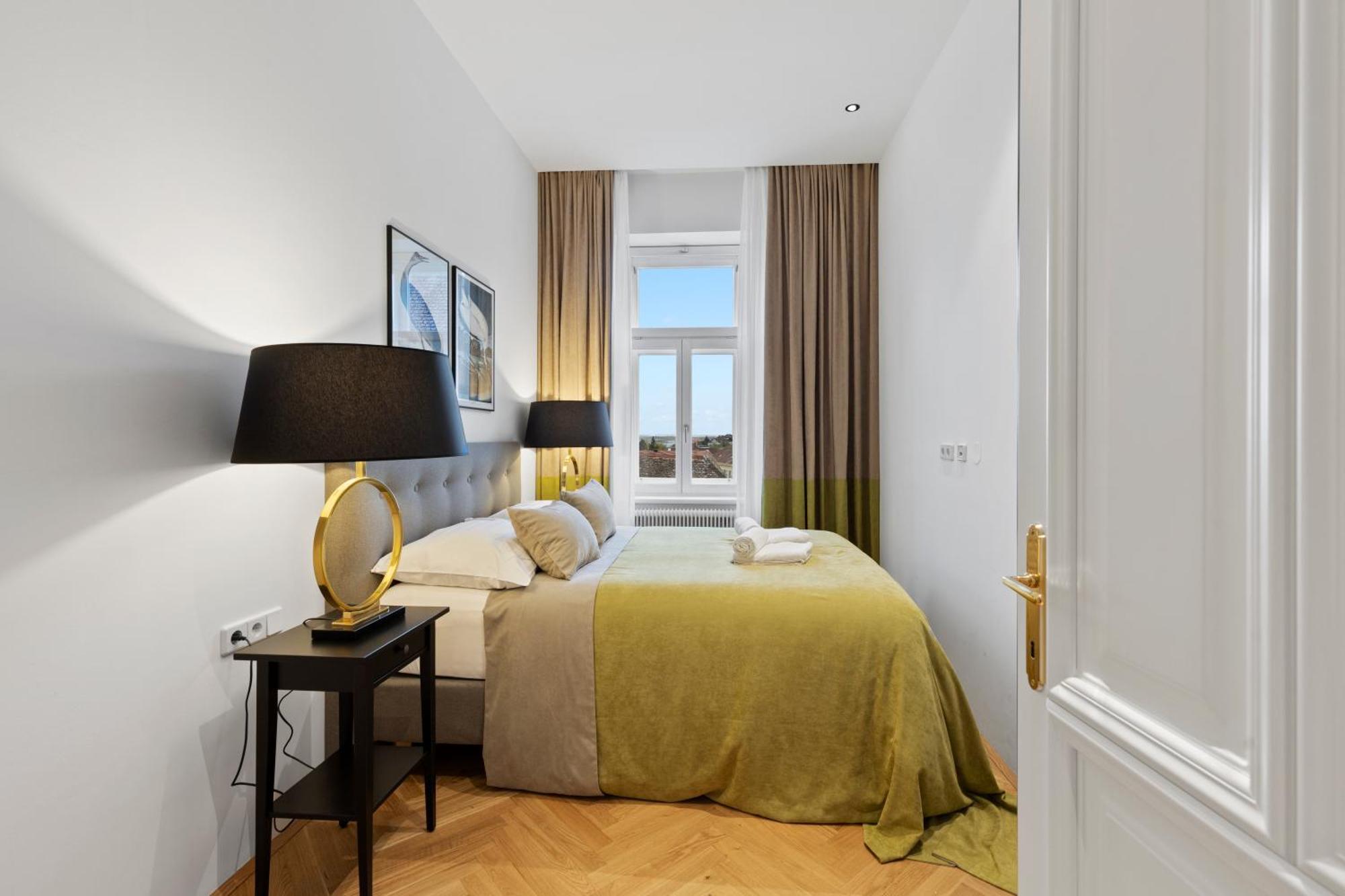 Sgrafit Apartments - Self Check-In Retz Luaran gambar