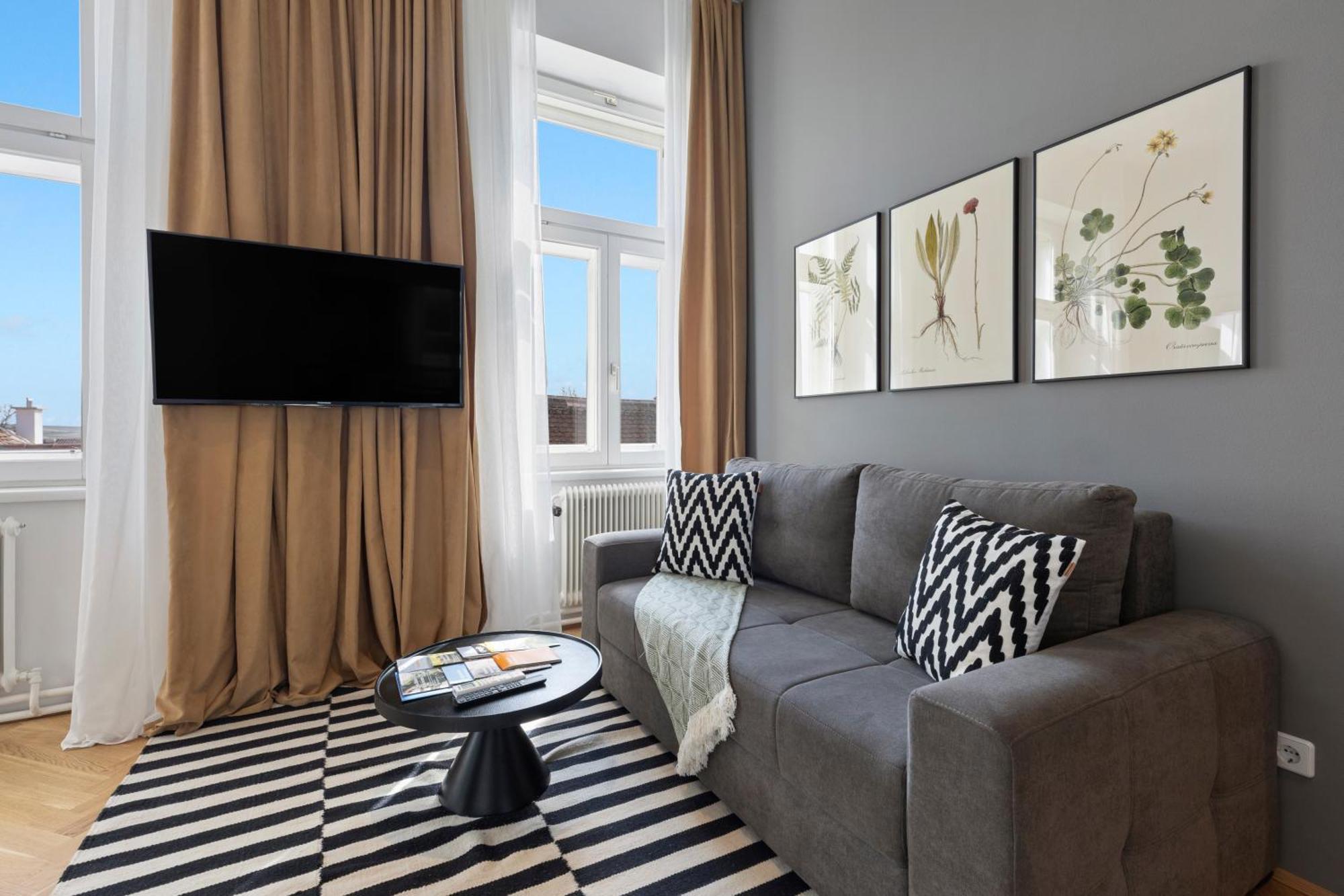 Sgrafit Apartments - Self Check-In Retz Luaran gambar